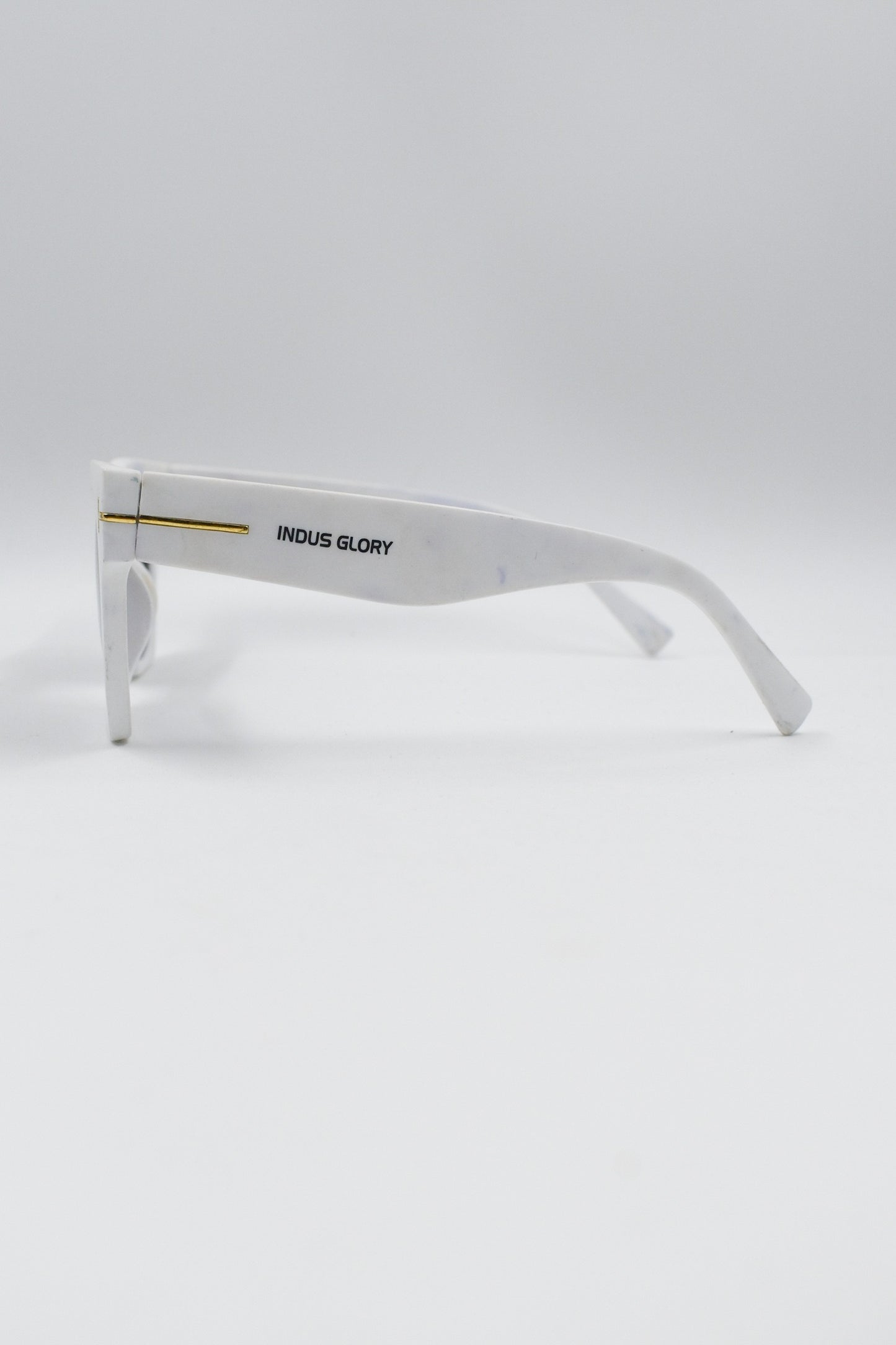 Asymmetric Sunglass